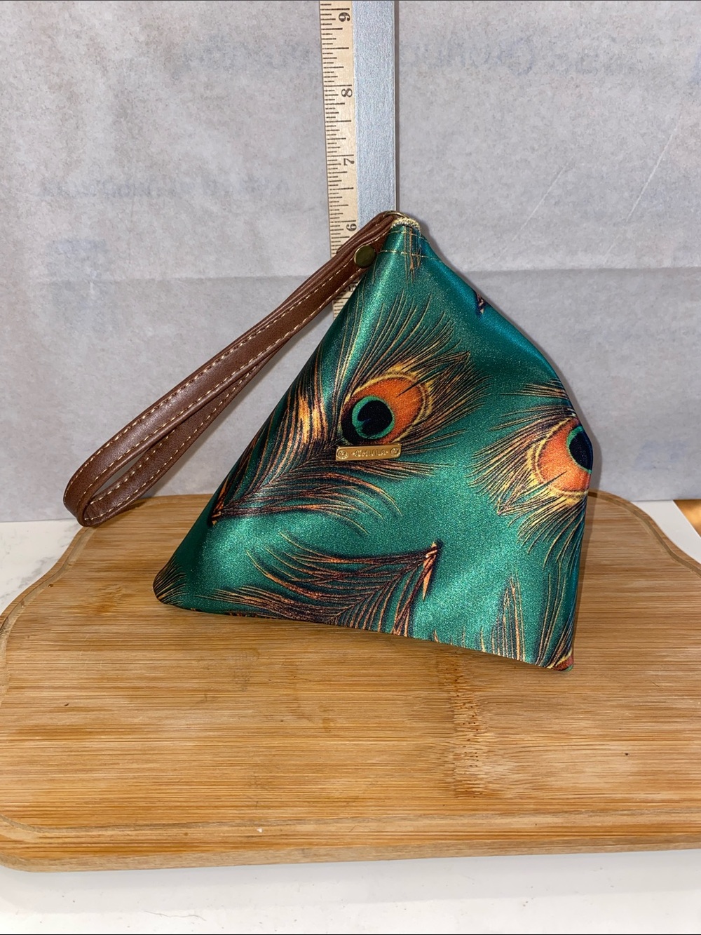 CHULA Peacock Feather Print Trianglr Wristlet Clutch - Green
